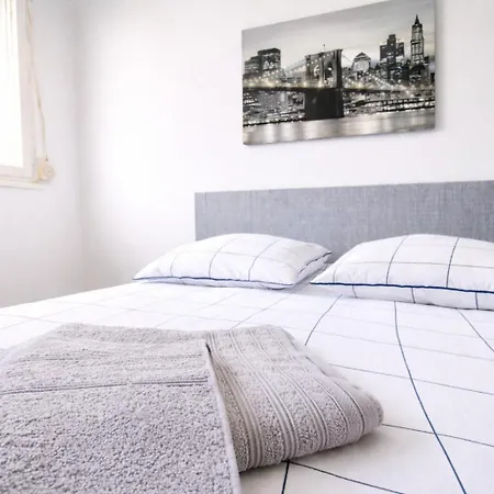 Spacieux Et Moderne 3 A 10 Min De Rouen Apartament
